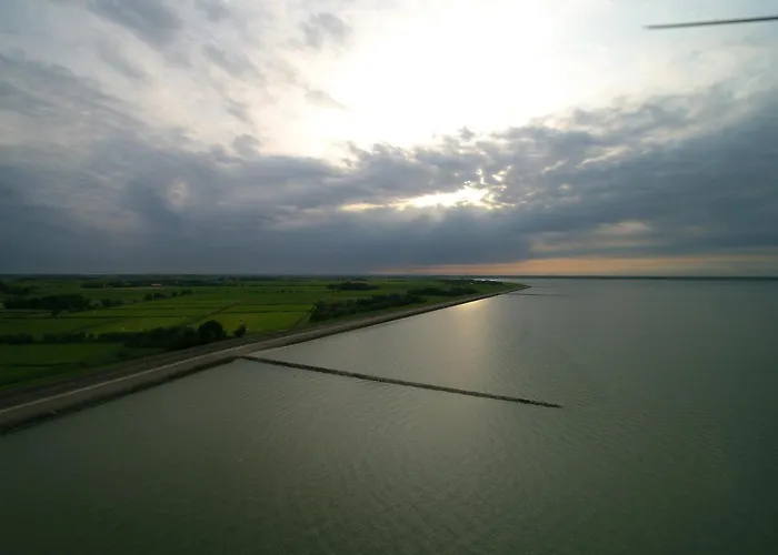 Krabbenkoje - Nordseeurlaub In Hochwertiger Mit Grossem Balkon Im Idyllischen Butjadingen